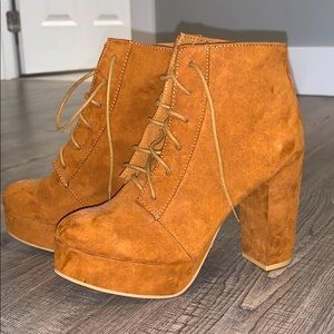 Divided faux Suede High Heeled Booties
